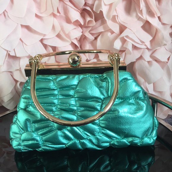 Framed Clutch in Ruched Padded Green Quilt - Picture 7 of 8